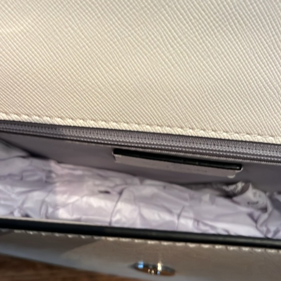 NWT Kate Spade Bag!  Beige and grey bag with tags. - Picture 4 of 7